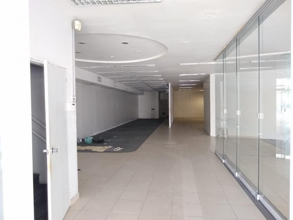 Imagens do imóveis Ótimo imóvel comercial no centro de Cascadura