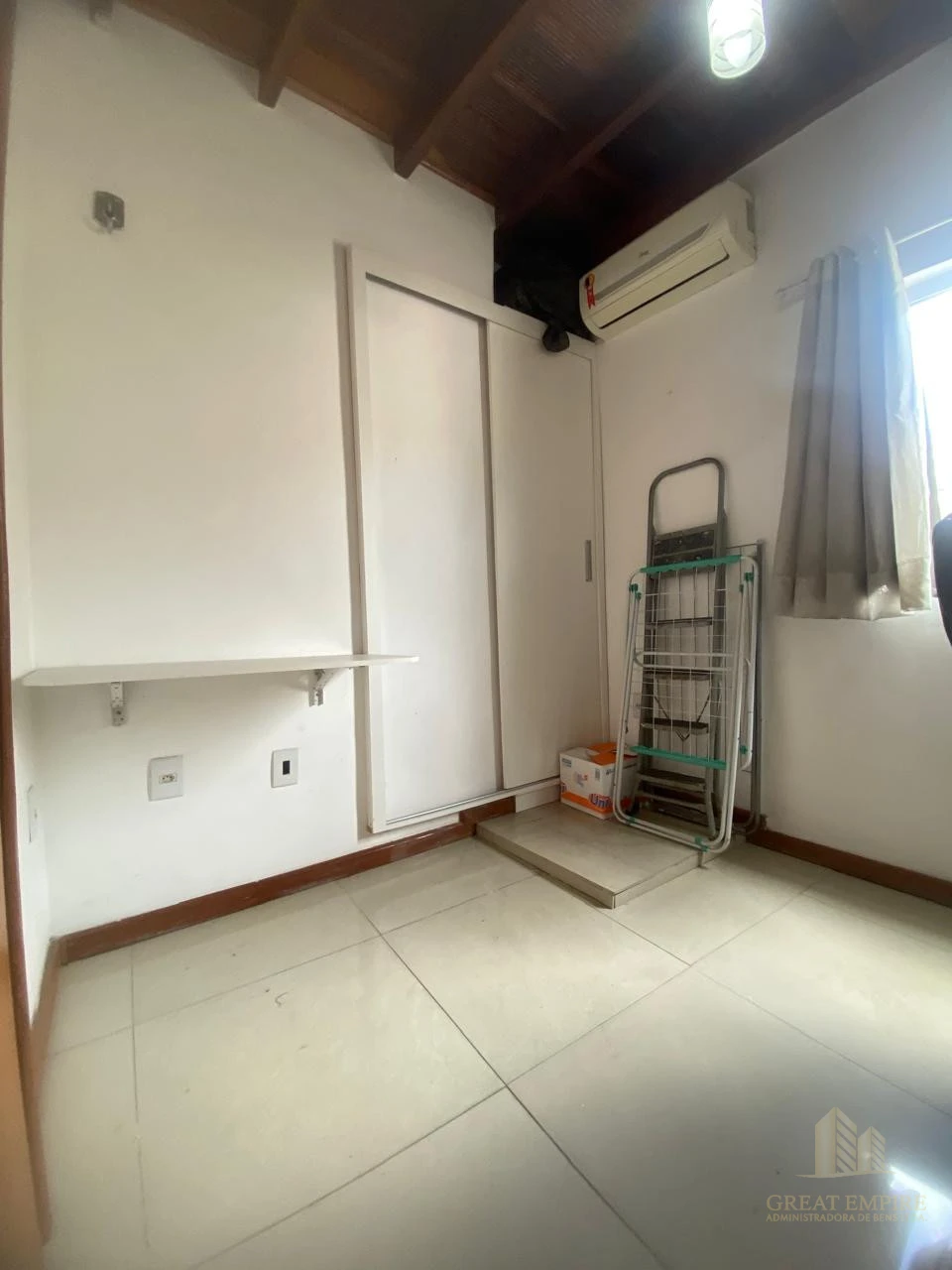 Sobrado Mobiliado com 4 Quartos para Locação no Largo do Barradas – Conforto, Espaço e Localização Privilegiada Imagens do imóveis Sobrado Mobiliado com 4 Quartos para Locação no Largo do Barradas – Conforto, Espaço e Localização Privilegiada