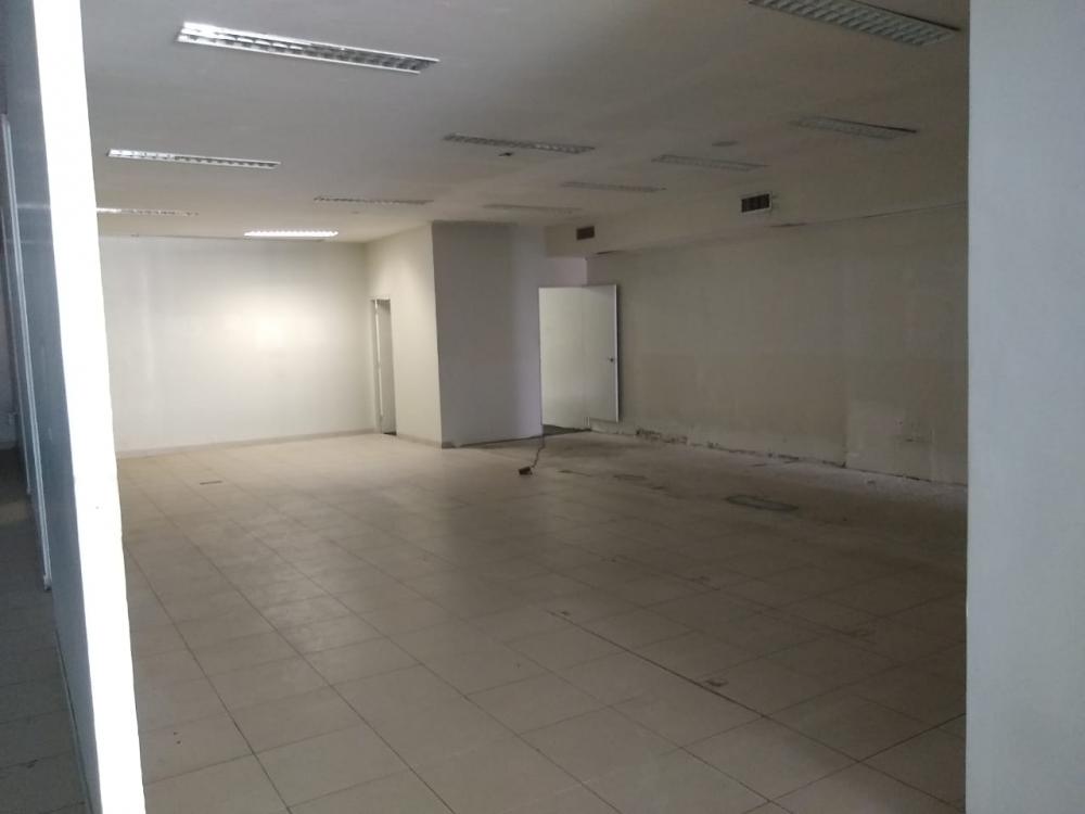 Imagens do imóveis Ótimo imóvel comercial no centro de Cascadura