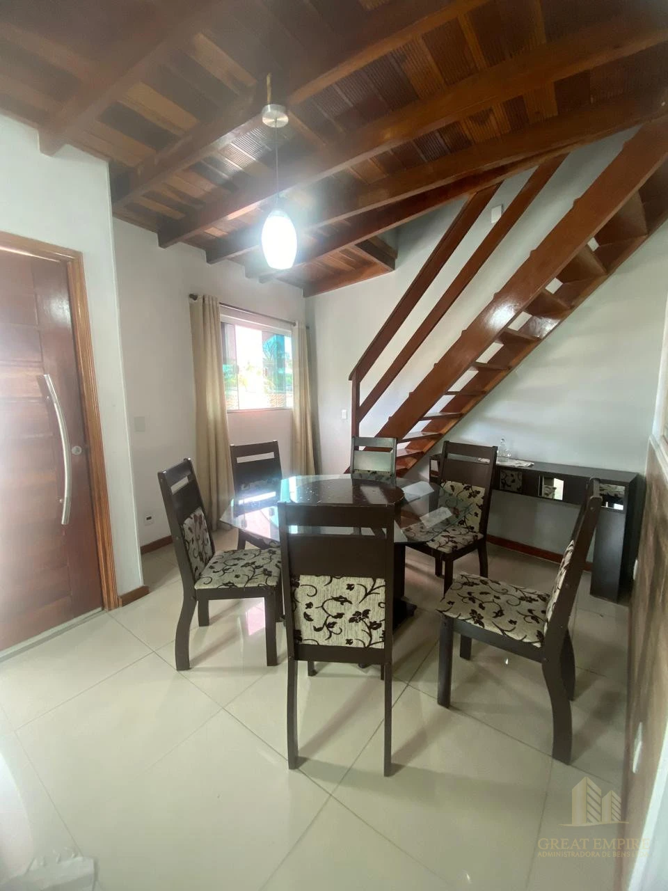 Sobrado Mobiliado com 4 Quartos para Locação no Largo do Barradas – Conforto, Espaço e Localização Privilegiada Imagens do imóveis Sobrado Mobiliado com 4 Quartos para Locação no Largo do Barradas – Conforto, Espaço e Localização Privilegiada