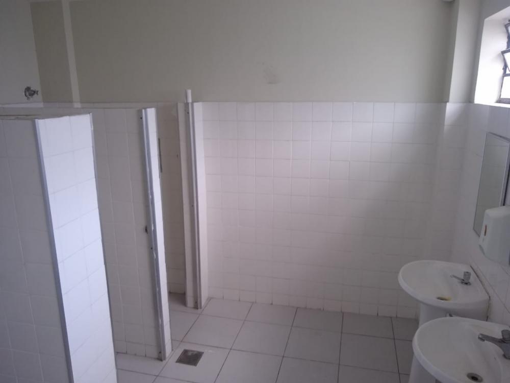 Imagens do imóveis Ótimo imóvel comercial no centro de Cascadura
