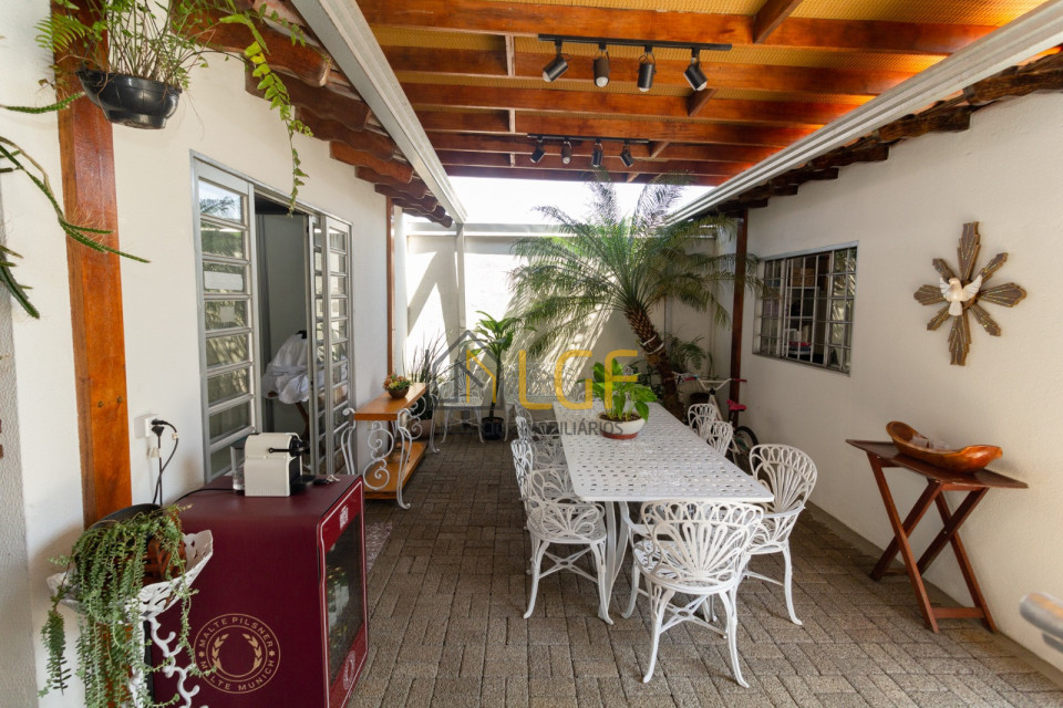 Imagens do imóveis CASA Á VENDA NO JARDIM ALVORADA