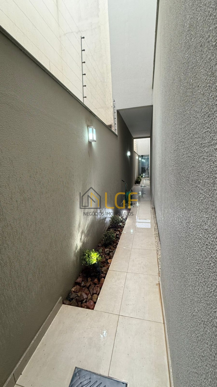 Imagens do imóveis CASA Á VENDA NO JARDIM DAS MANSÕES