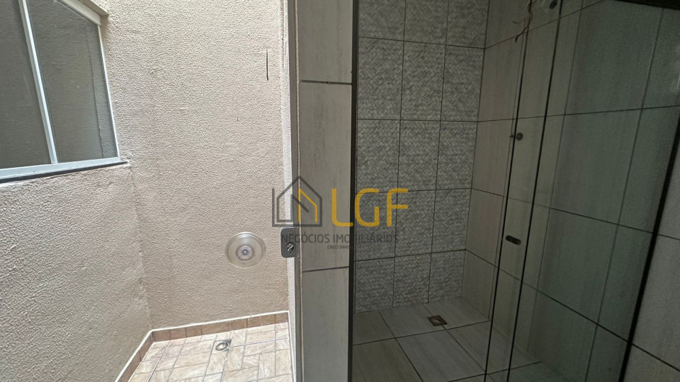 Imagens do imóveis CASA E MEIO TERRENO A VENDA NO JARIM NOVA CAMBÉ