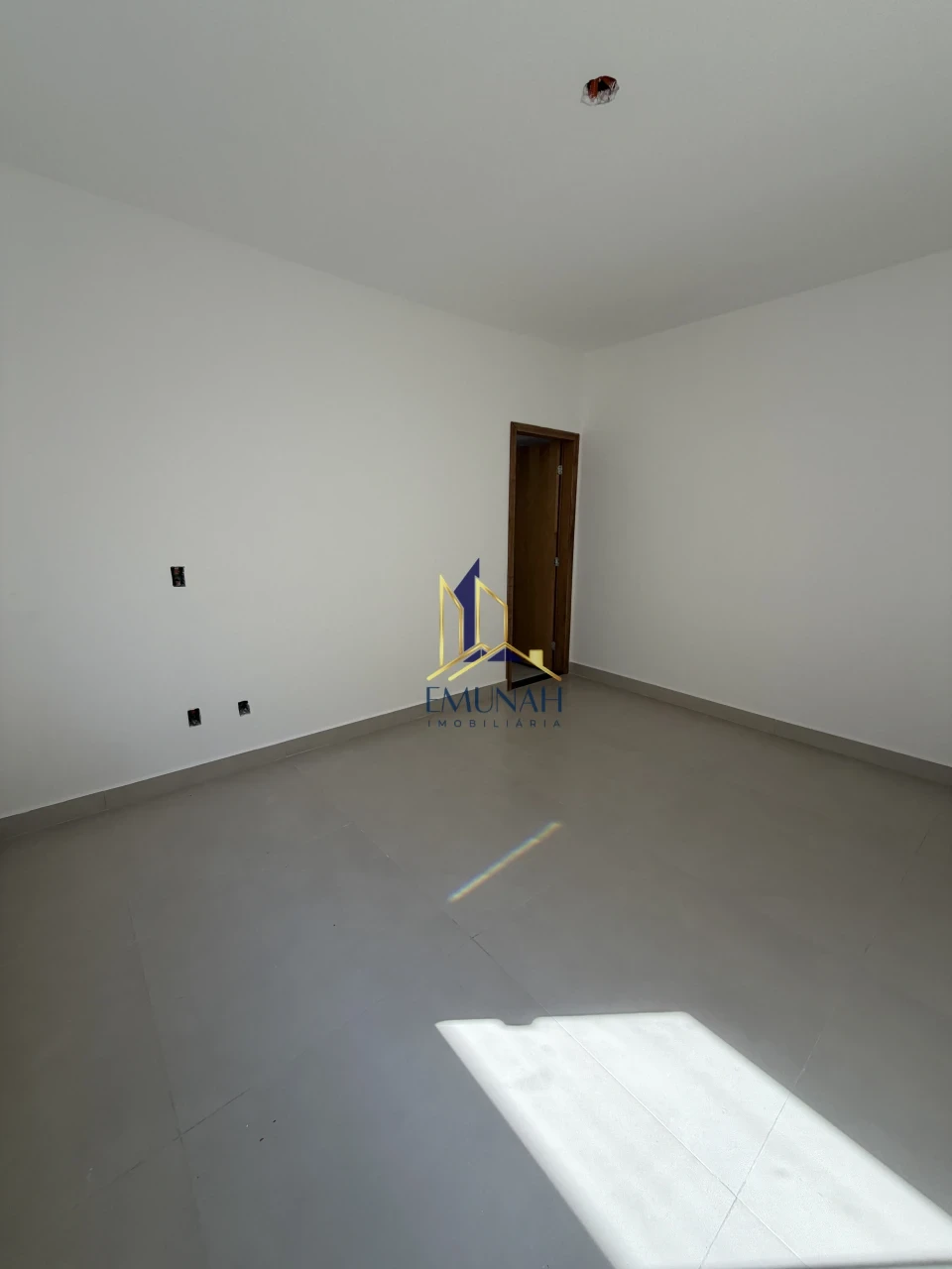Imagens do imóveis CASA GEMINADA A VENDA NO COLUMBIA