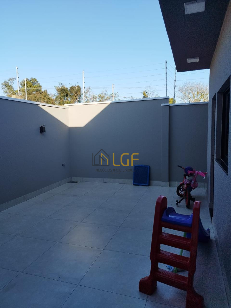 Imagens do imóveis CASA Á VENDA NO CONDIMINIO BELLEVIE