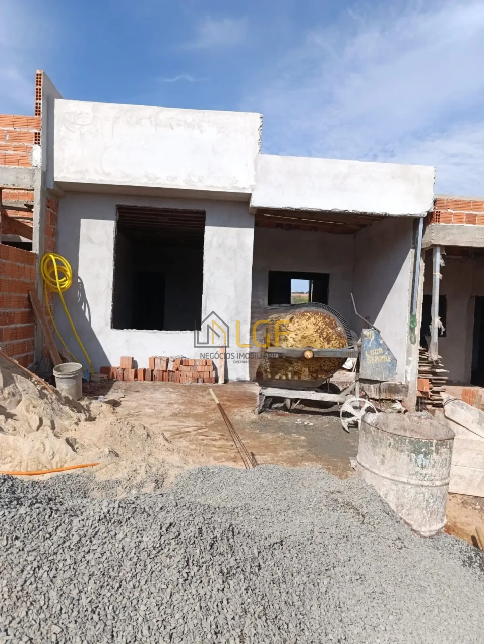 Imagens do imóveis CASA GEMINADA