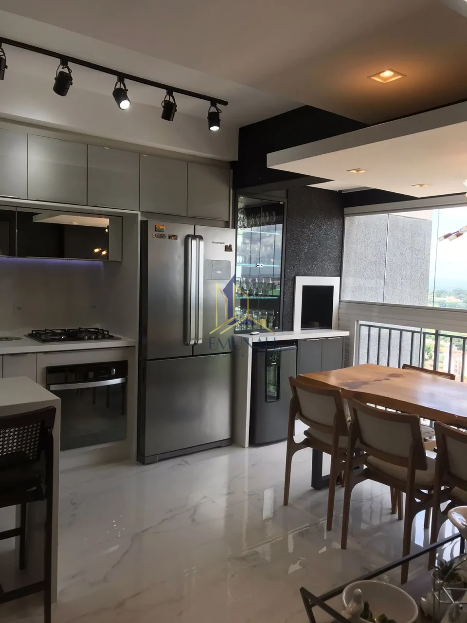 APARTAMENTO Á VENDA TODO MOBILIADO EM LONDRINA