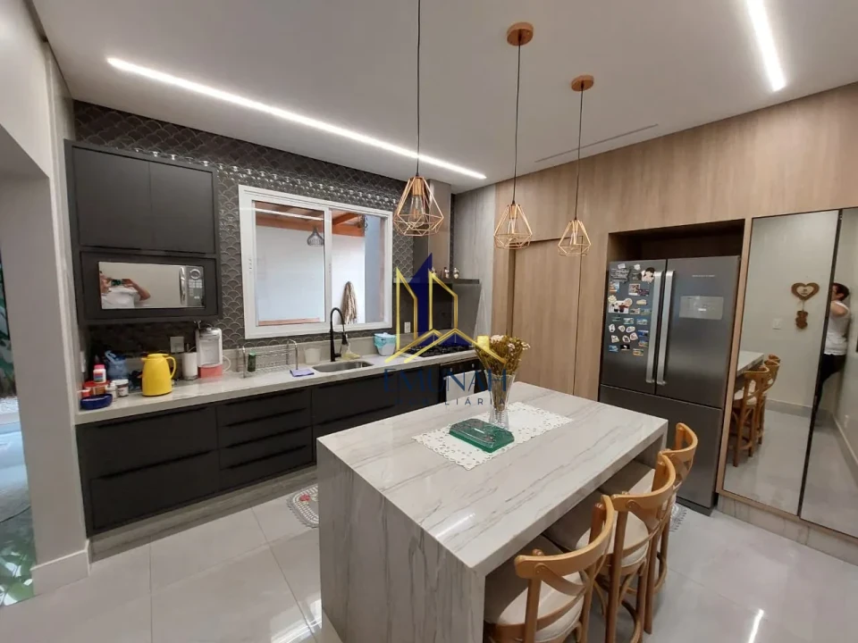 CASA Á VENDA CONDOMINIO ROYAL FOREST