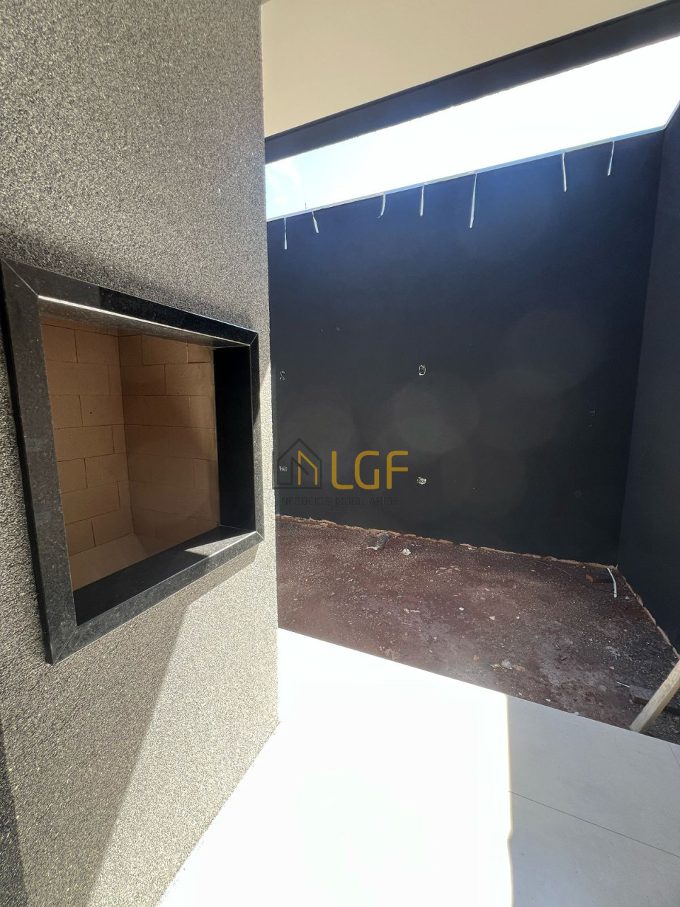 Imagens do imóveis CASA GEMINADA JARDIM GOLDEM PARK