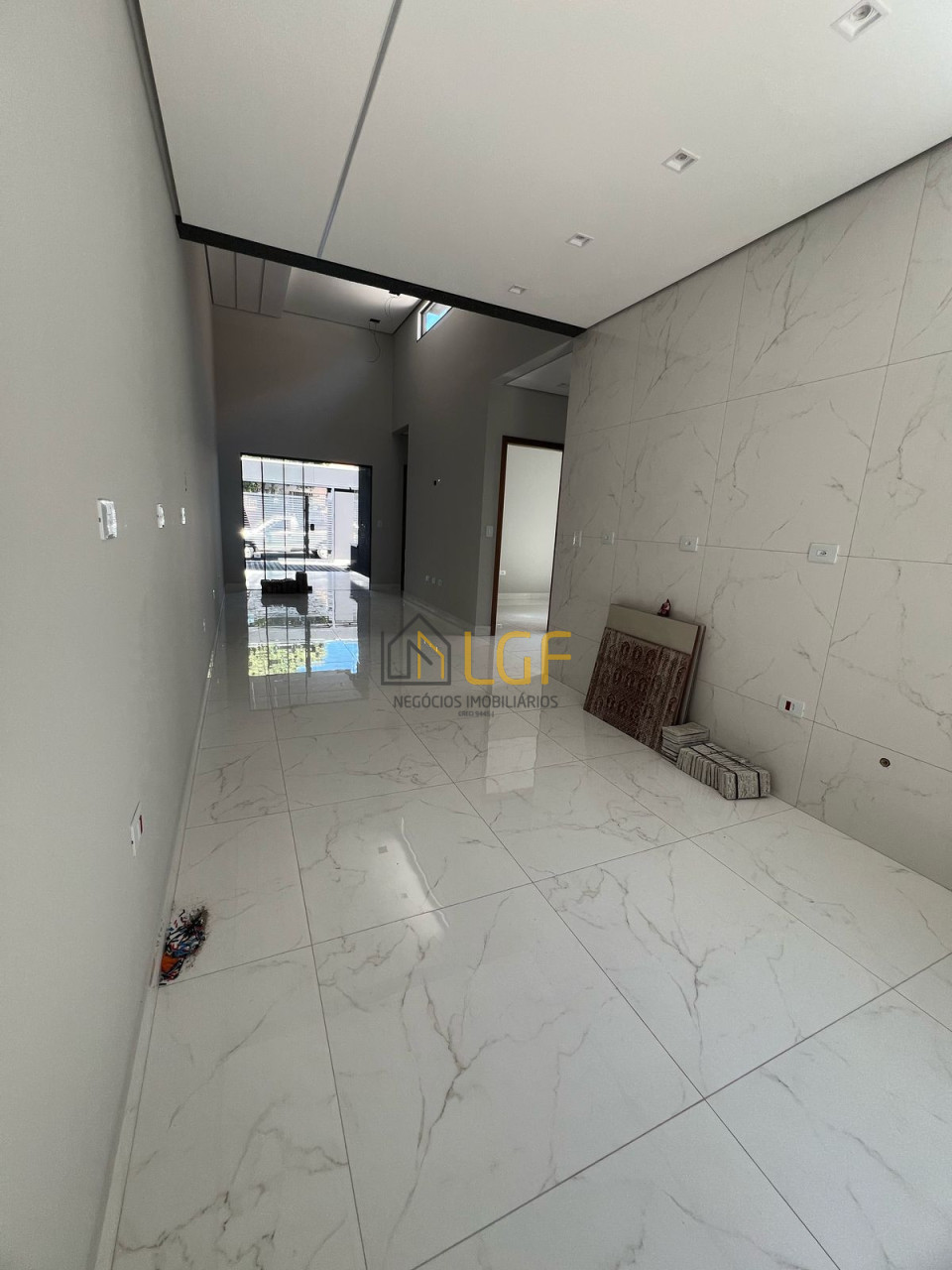 Imagens do imóveis CASA GEMINADA JARDIM GOLDEM PARK