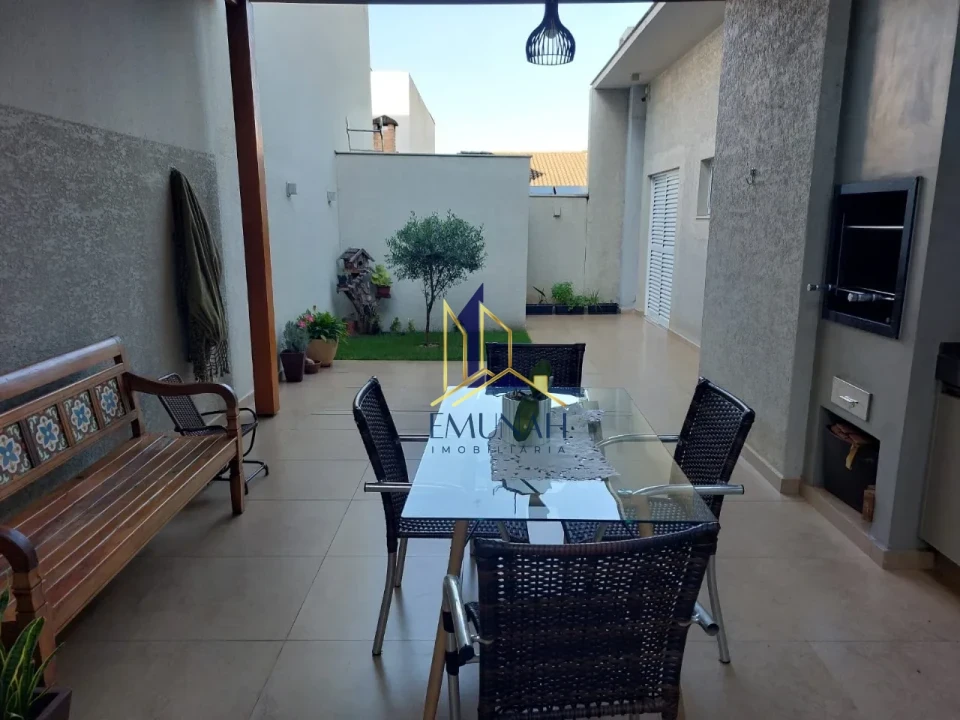 CASA Á VENDA CONDOMINIO ROYAL FOREST