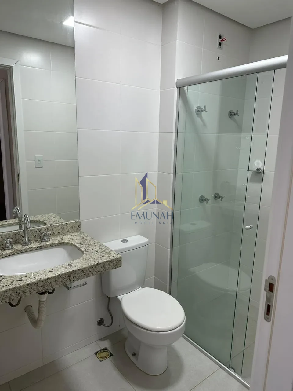APARTAMENTO Á VENDA TORRE LUGANO