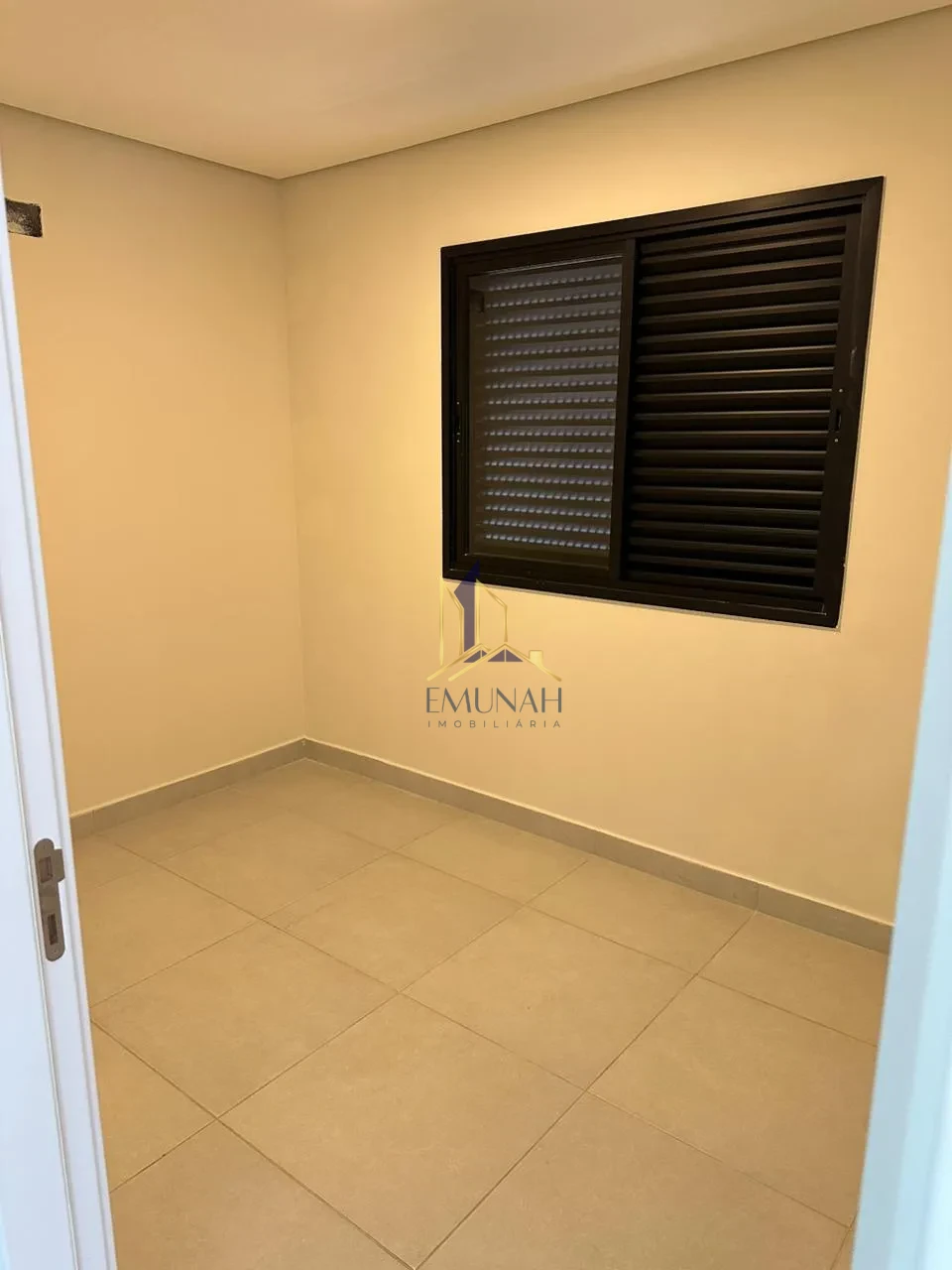 APARTAMENTO Á VENDA TORRE LUGANO