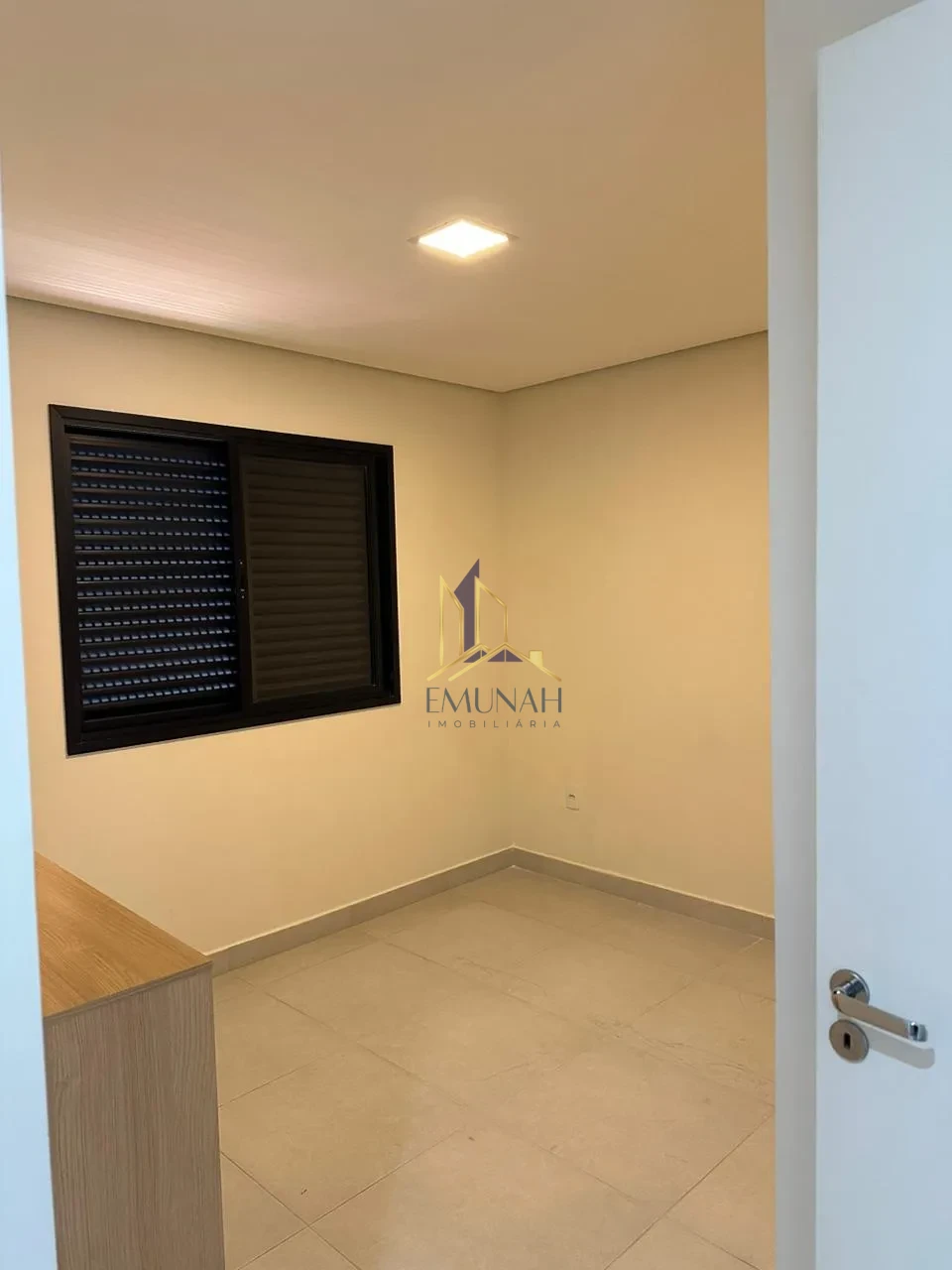 APARTAMENTO Á VENDA TORRE LUGANO