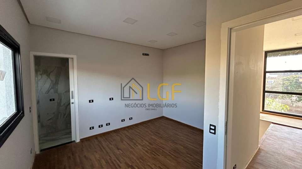 Imagens do imóveis CASA SOBRADO CENTRO