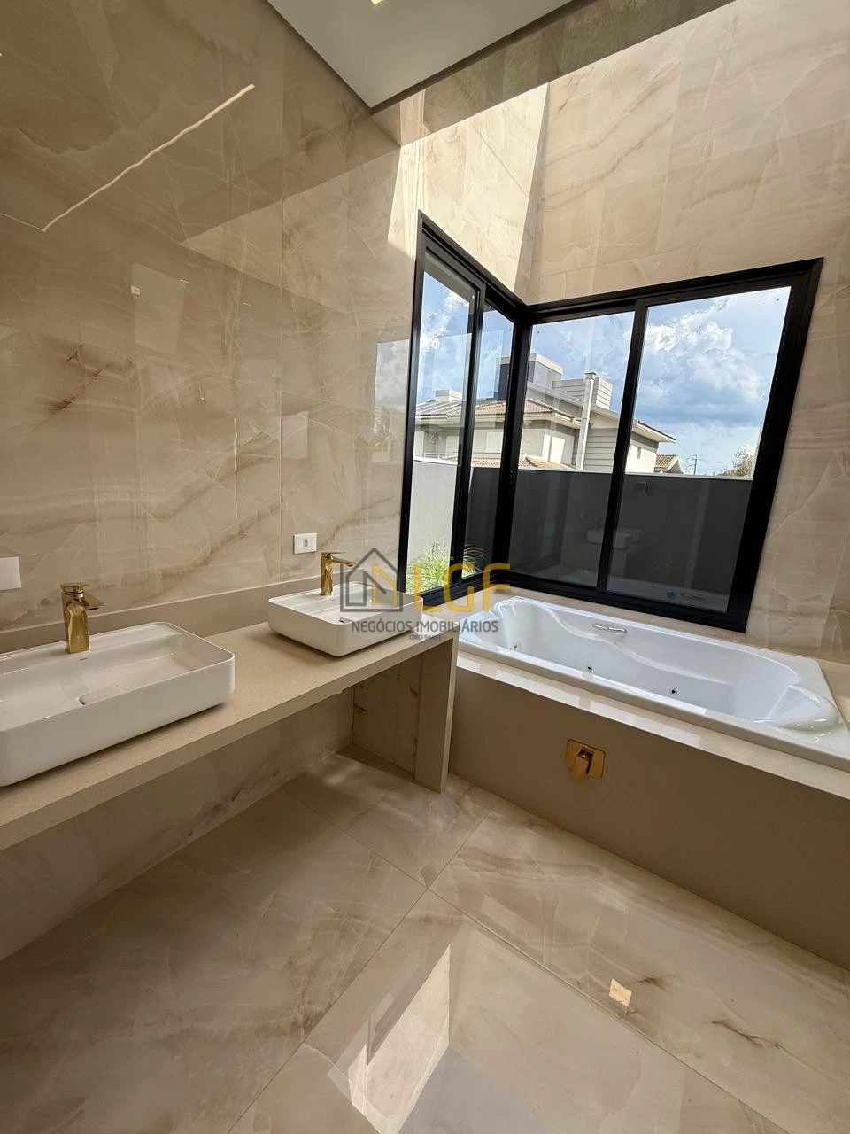 Imagens do imóveis CASA NO CONDOMINIO VILLAGIO DO ENGENHO