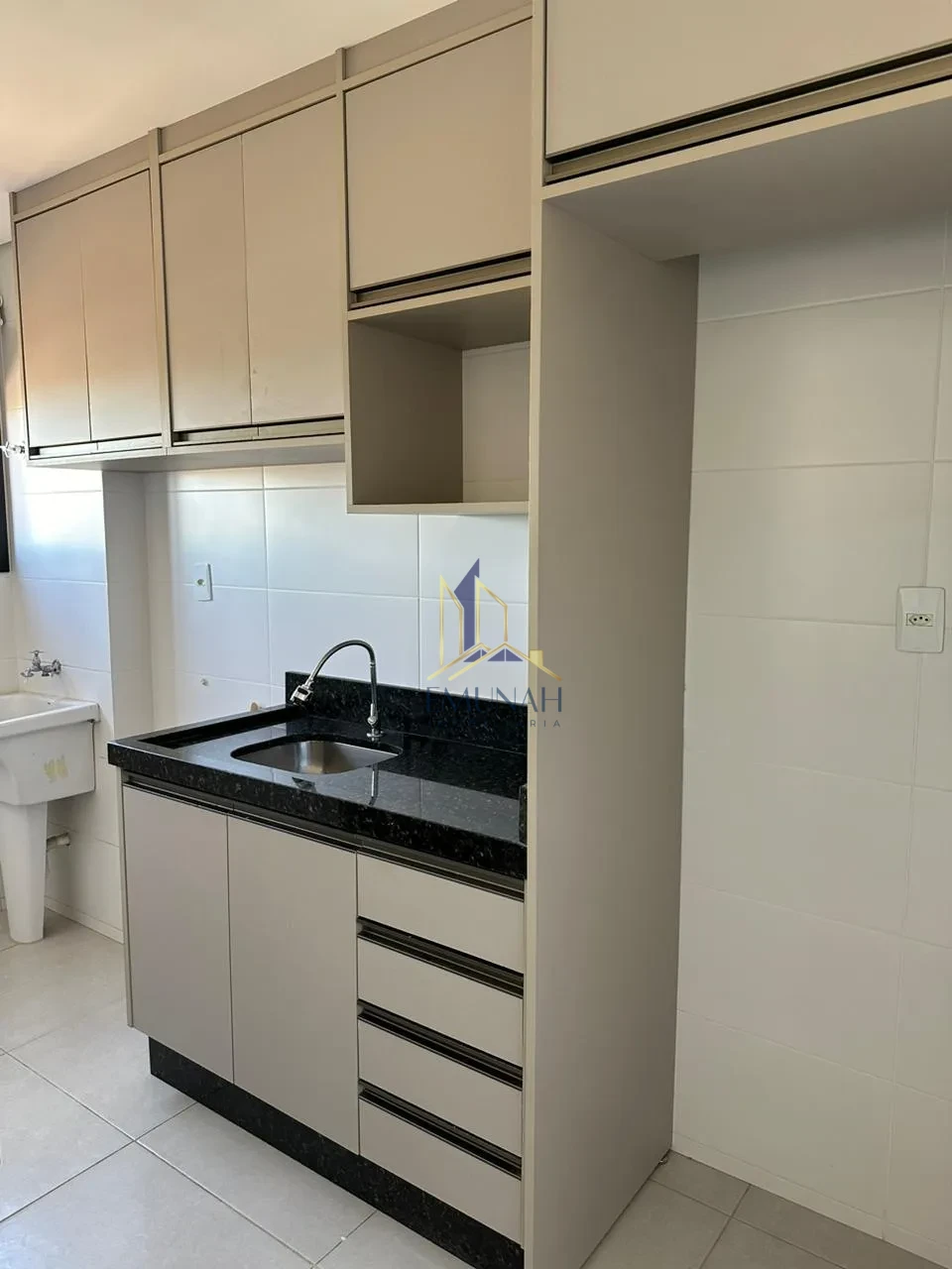 APARTAMENTO Á VENDA TORRE LUGANO