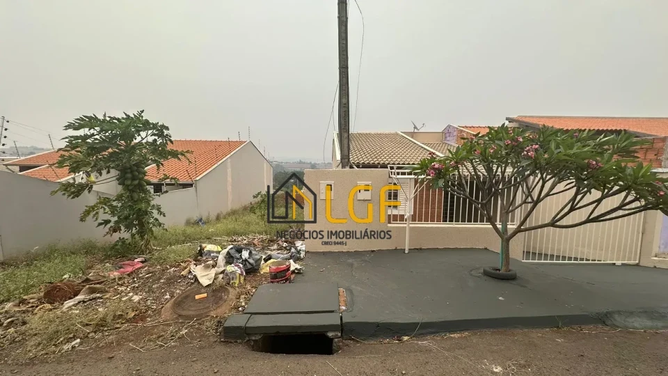 Imagens do imóveis CASA E MEIO TERRENO A VENDA NO JARIM NOVA CAMBÉ