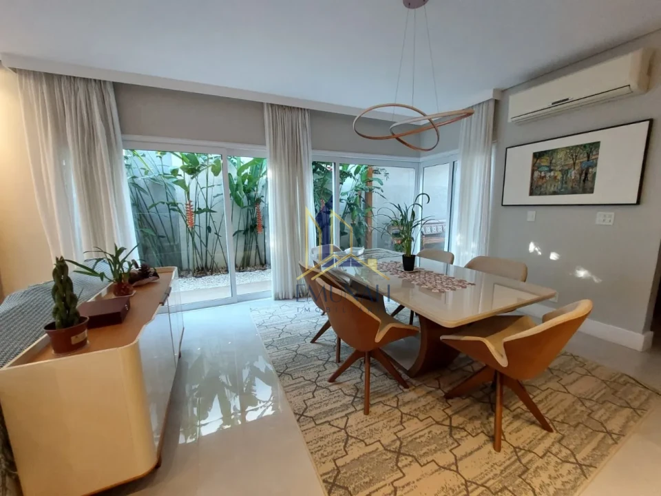 CASA Á VENDA CONDOMINIO ROYAL FOREST