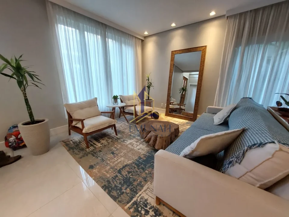 CASA Á VENDA CONDOMINIO ROYAL FOREST