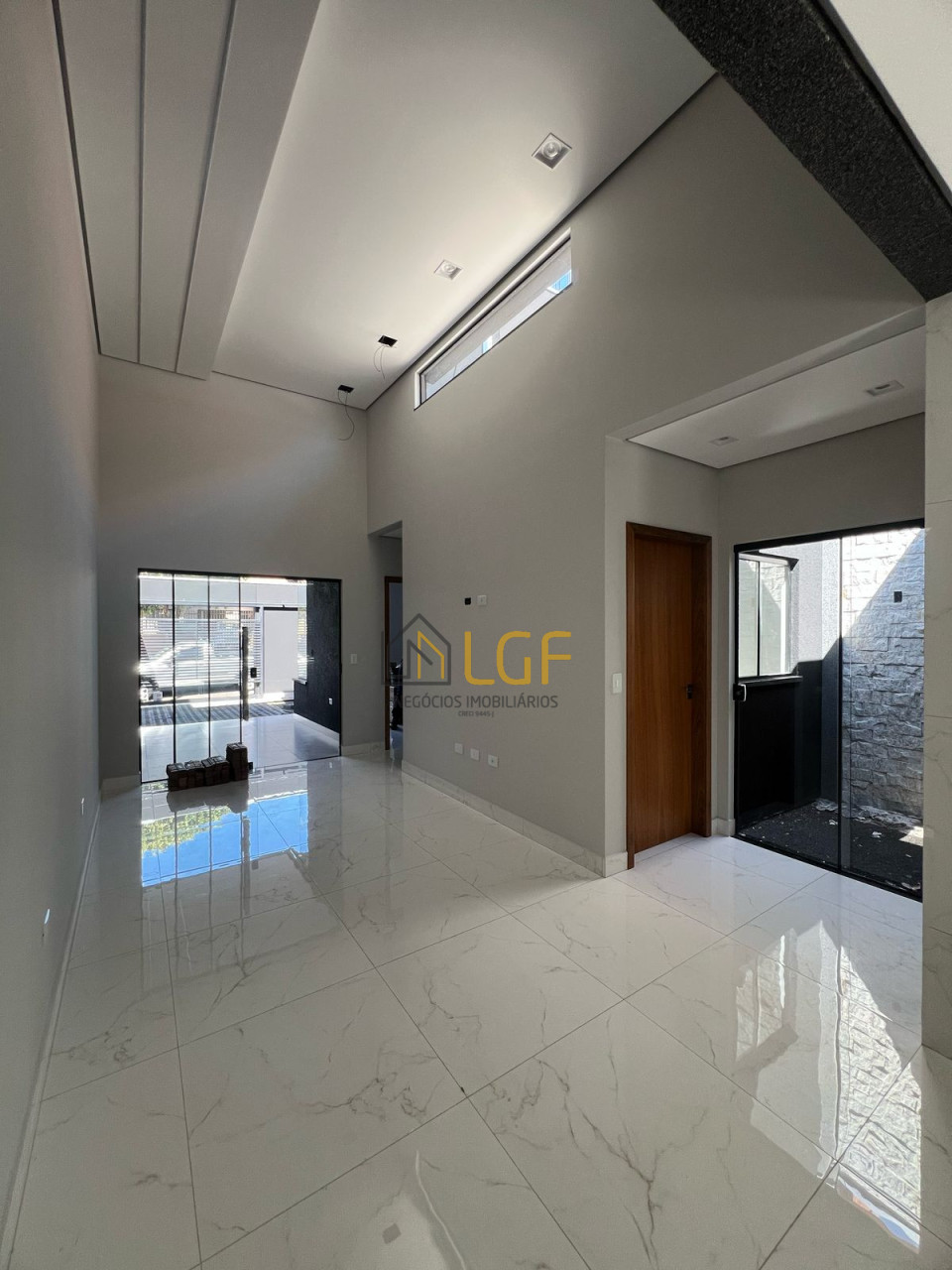 Imagens do imóveis CASA GEMINADA JARDIM GOLDEM PARK