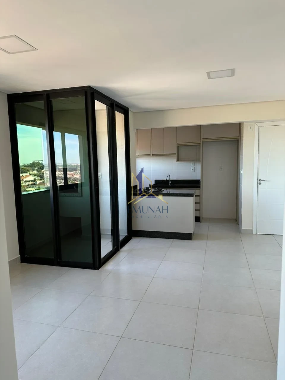 APARTAMENTO Á VENDA TORRE LUGANO