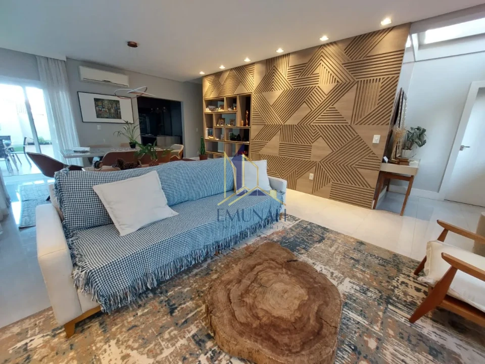 CASA Á VENDA CONDOMINIO ROYAL FOREST