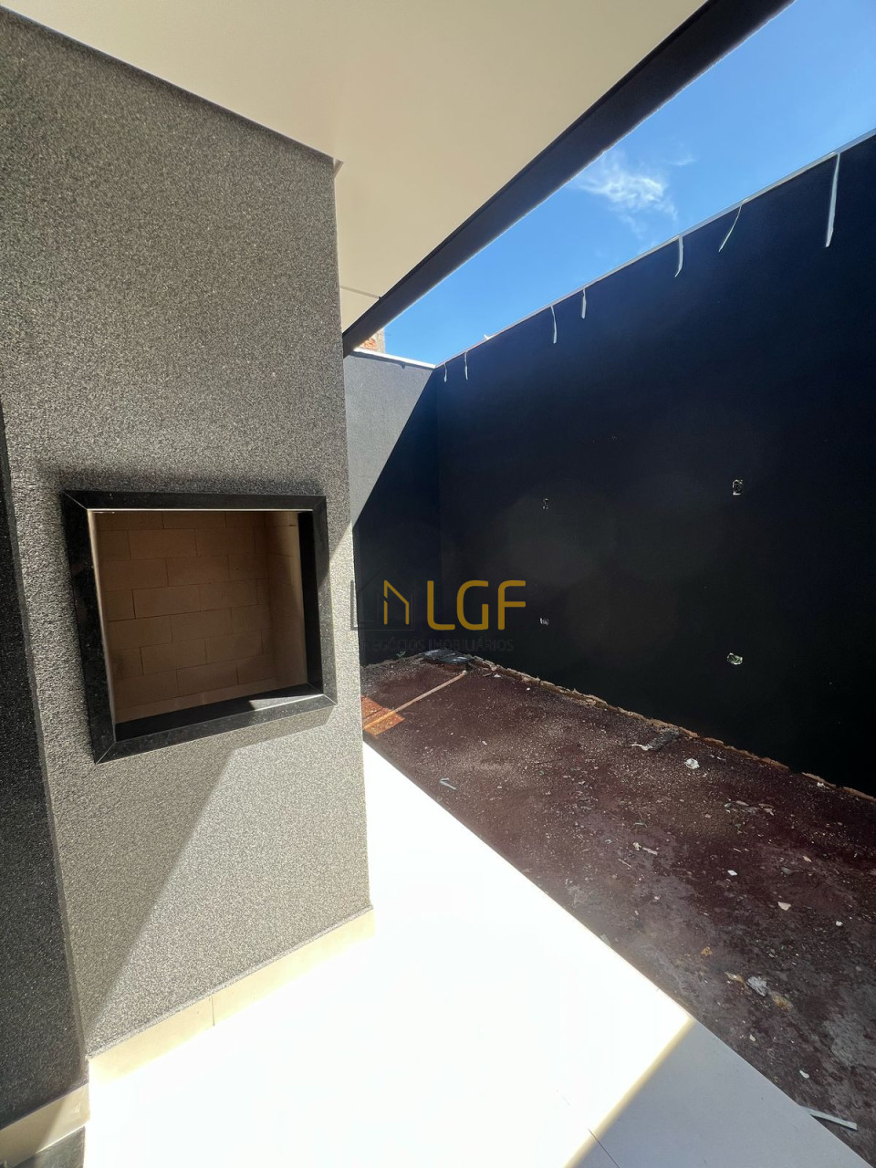 Imagens do imóveis CASA GEMINADA JARDIM GOLDEM PARK