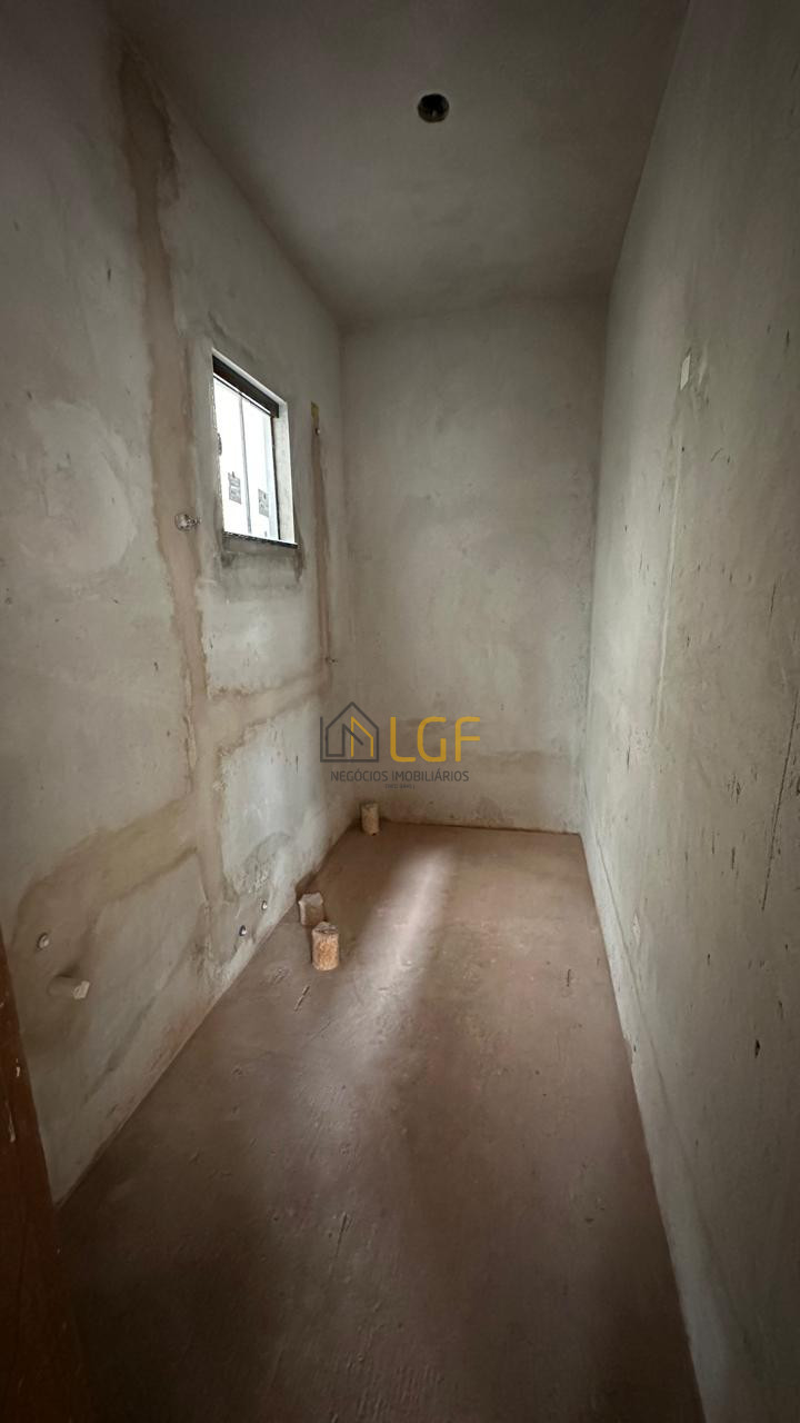 CASA GEMINADA Á VENDA NO JARDIM VÔ ZEZINHO