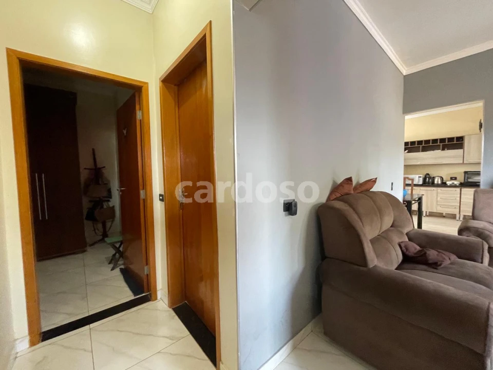 Imagens do imóveis VENDO – TROCO - CASA NO JD CINQUENTENARIO – IBIPORÃ – R$ 410.000,00