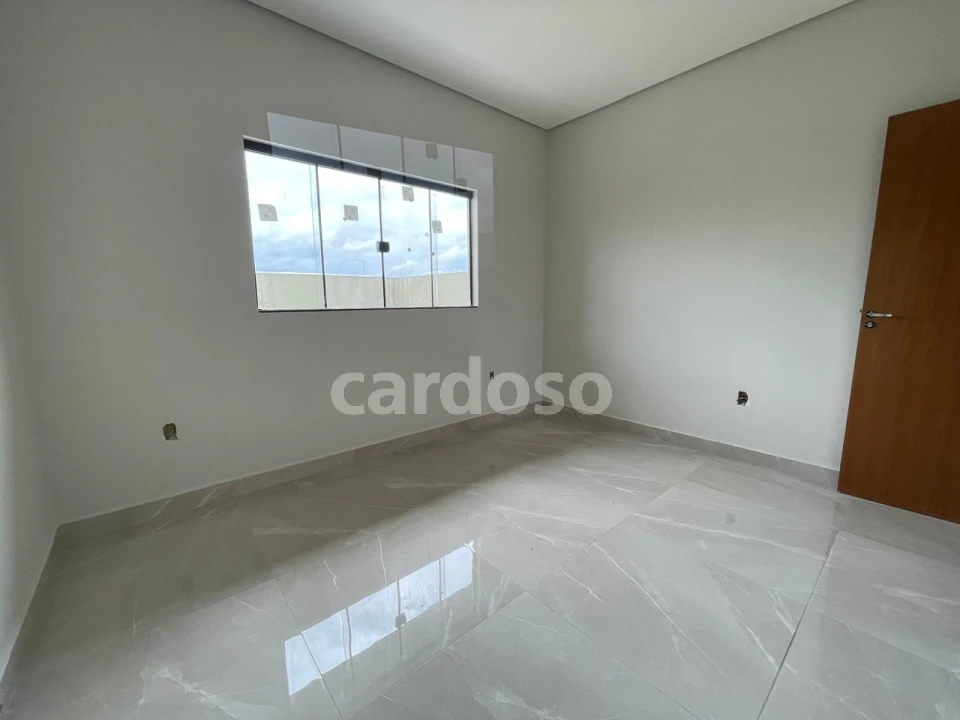 CASA À VENDA EM IBIPORÃ COM 2 QUARTOS POR 365.000,00