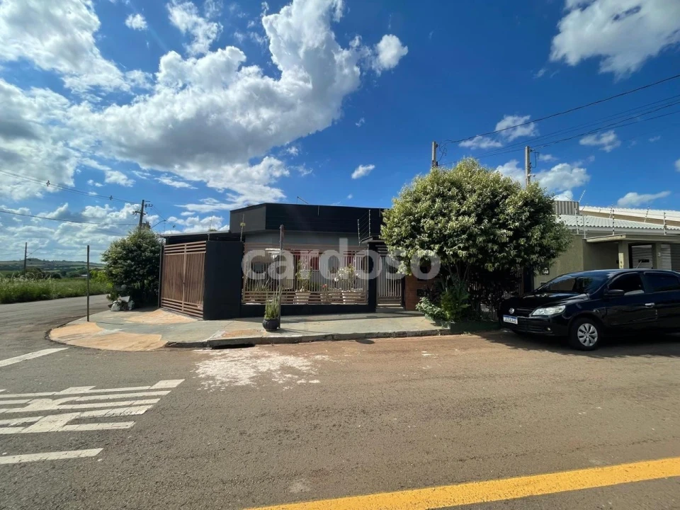 Imagens do imóveis VENDO – TROCO - CASA NO JD CINQUENTENARIO – IBIPORÃ – R$ 410.000,00