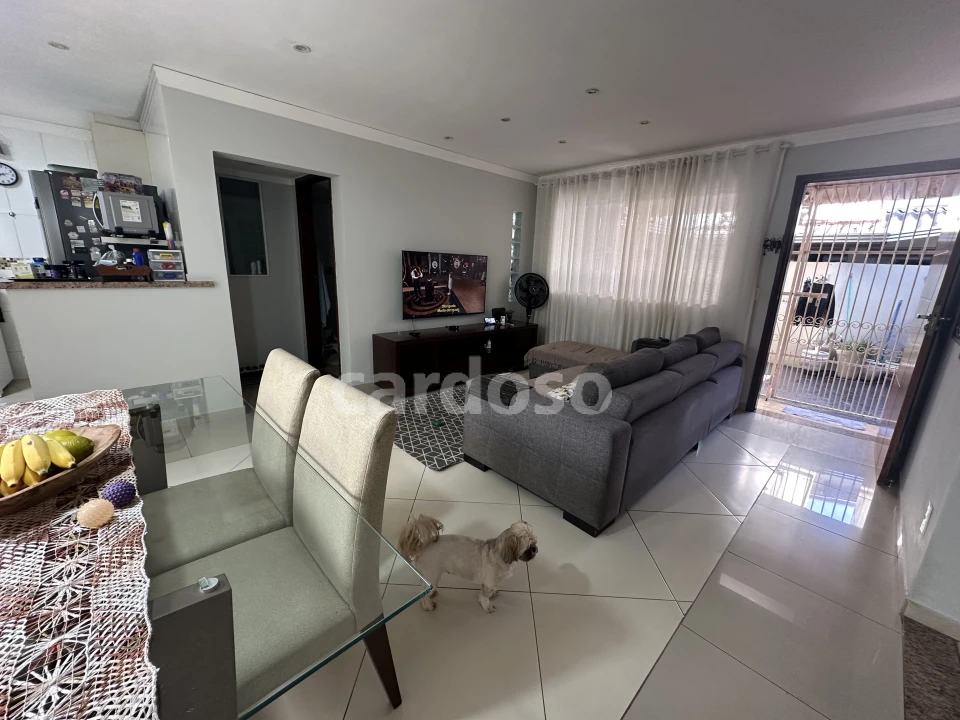 Imóvel com duas casas independentes, energia solar e churrasqueira – Jardim Ideal, Londrina/PR