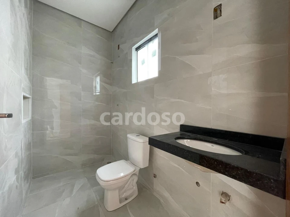 CASA À VENDA EM IBIPORÃ COM 2 QUARTOS POR 365.000,00