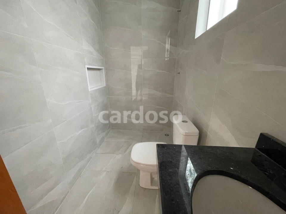 CASA À VENDA EM IBIPORÃ COM 2 QUARTOS POR 365.000,00