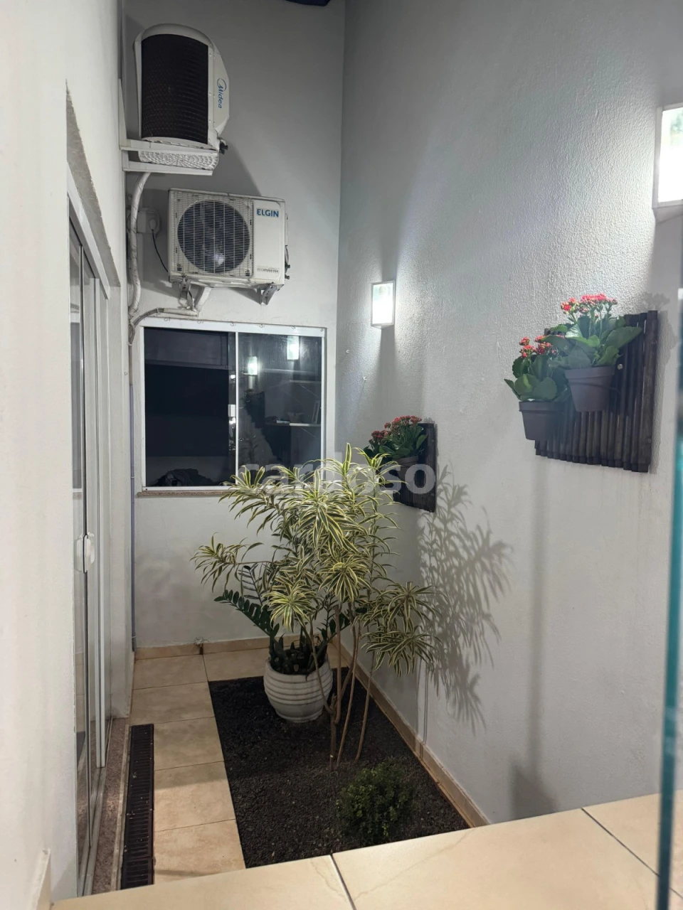 Imóvel com duas casas independentes, energia solar e churrasqueira – Jardim Ideal, Londrina/PR