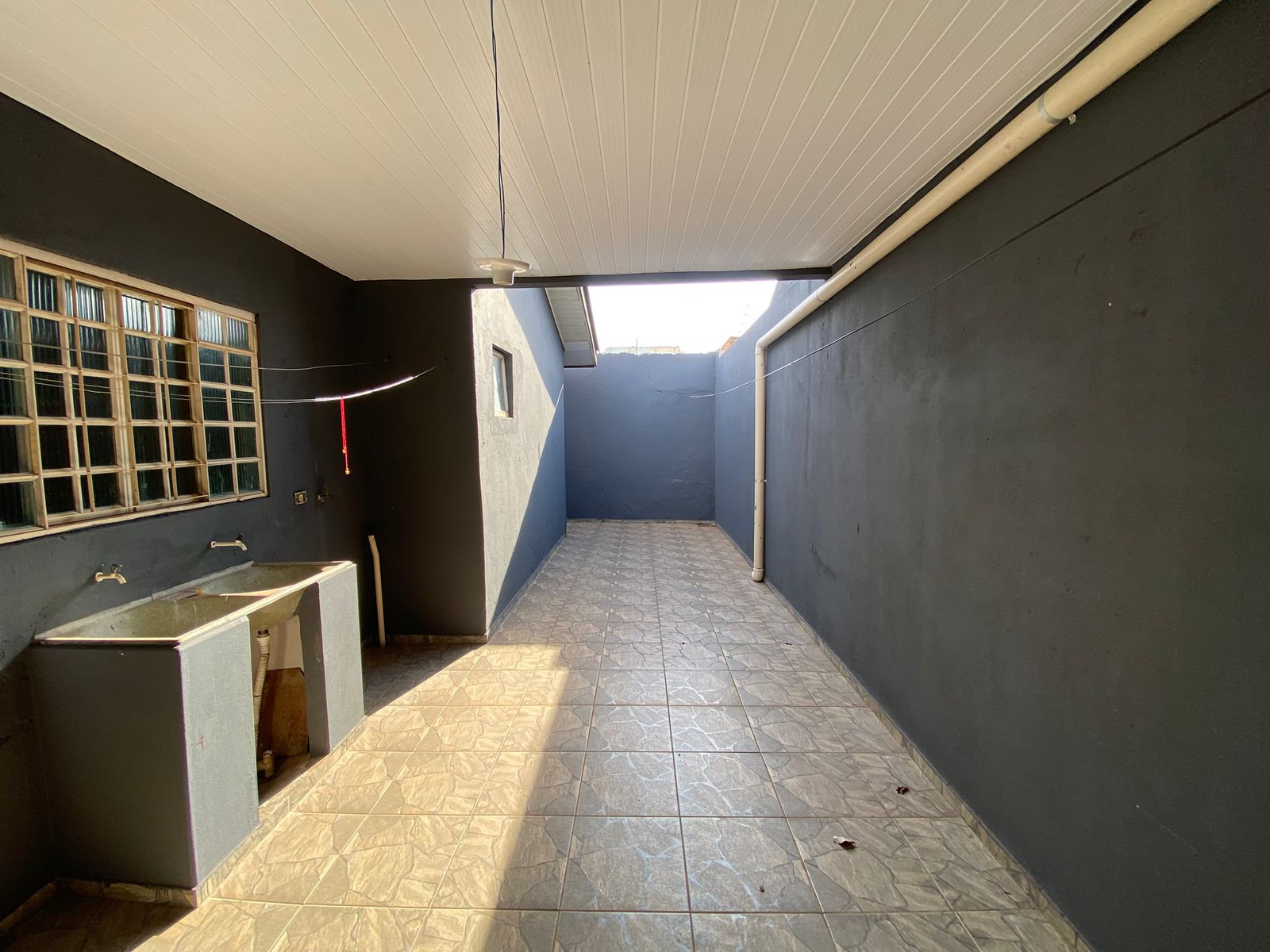 Casa com 3 dormitórios à venda por R$ 330.000,00 - Maria Cecilia Serrano - Londrina/PR