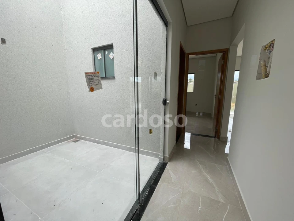 CASA À VENDA EM IBIPORÃ COM 2 QUARTOS POR 365.000,00