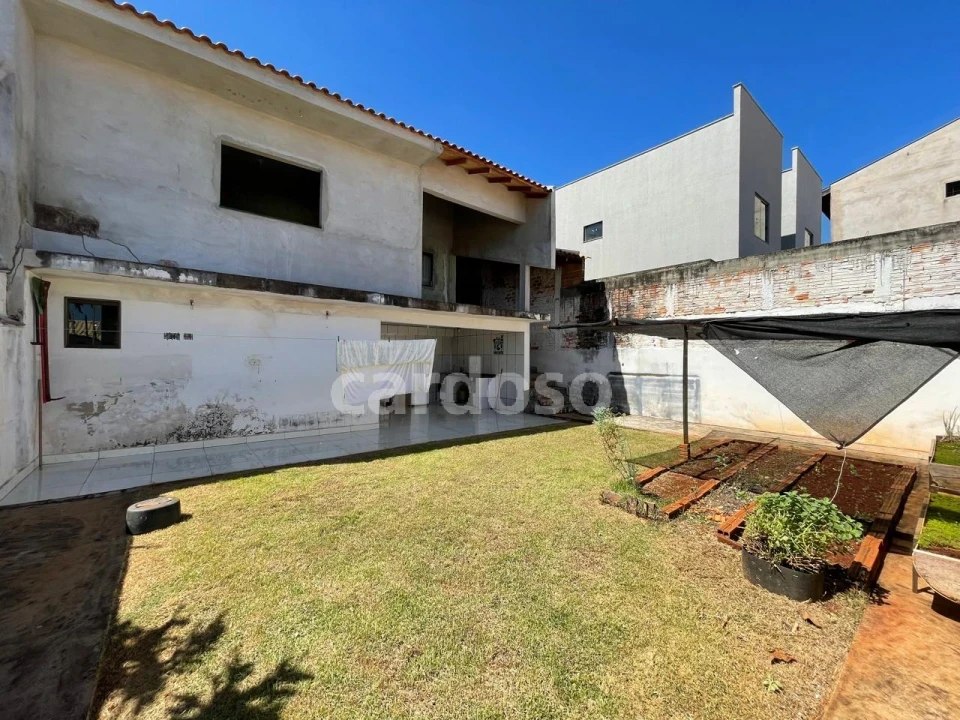 VENDE-SE CASA COM 3 QUARTOS (1 SUÍTE) – VILA ROMANA | IBIPORÃ/PR