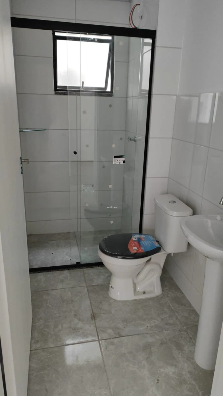 Apartamento com 2 dormitórios para locação, 43 m² por R$ 900 – Semiramis – Londrina/PR