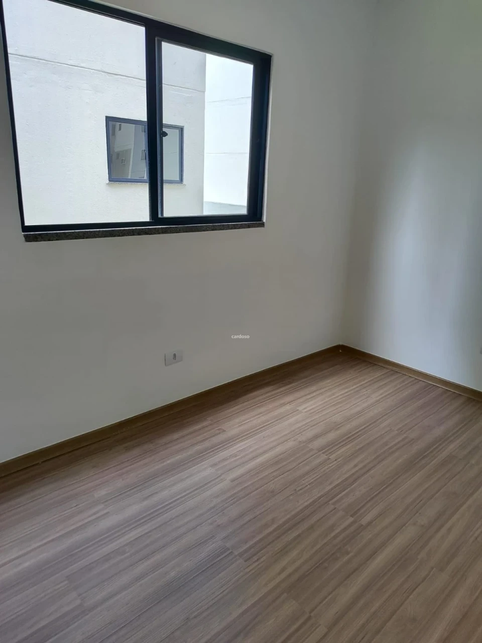Apartamento com 2 dormitórios para locação, 43 m² por R$ 900 – Semiramis – Londrina/PR