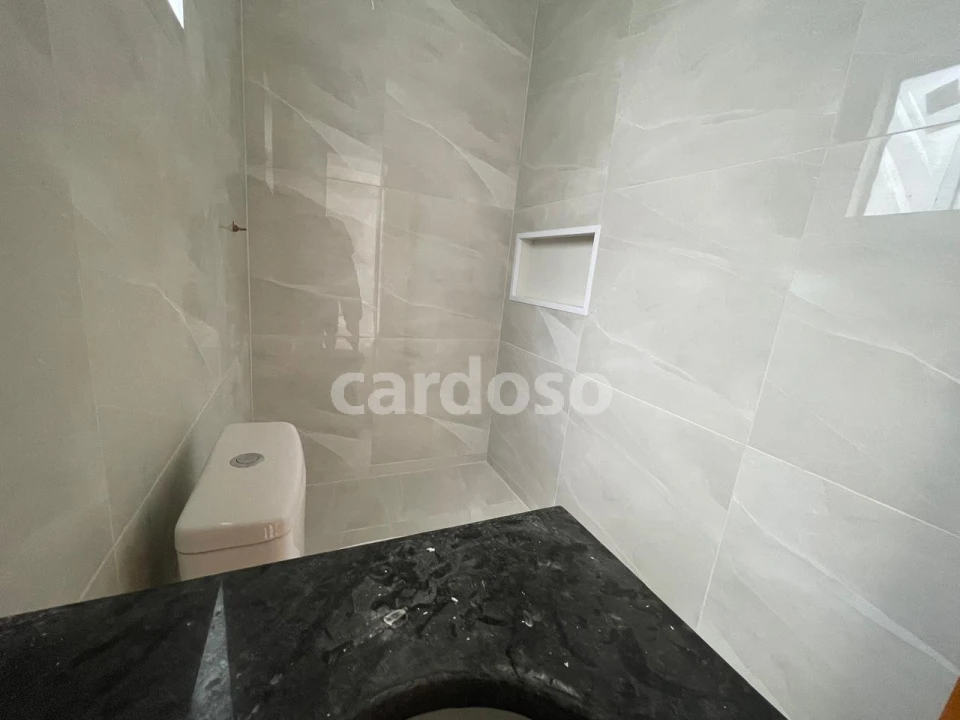 CASA À VENDA EM IBIPORÃ COM 2 QUARTOS POR 365.000,00