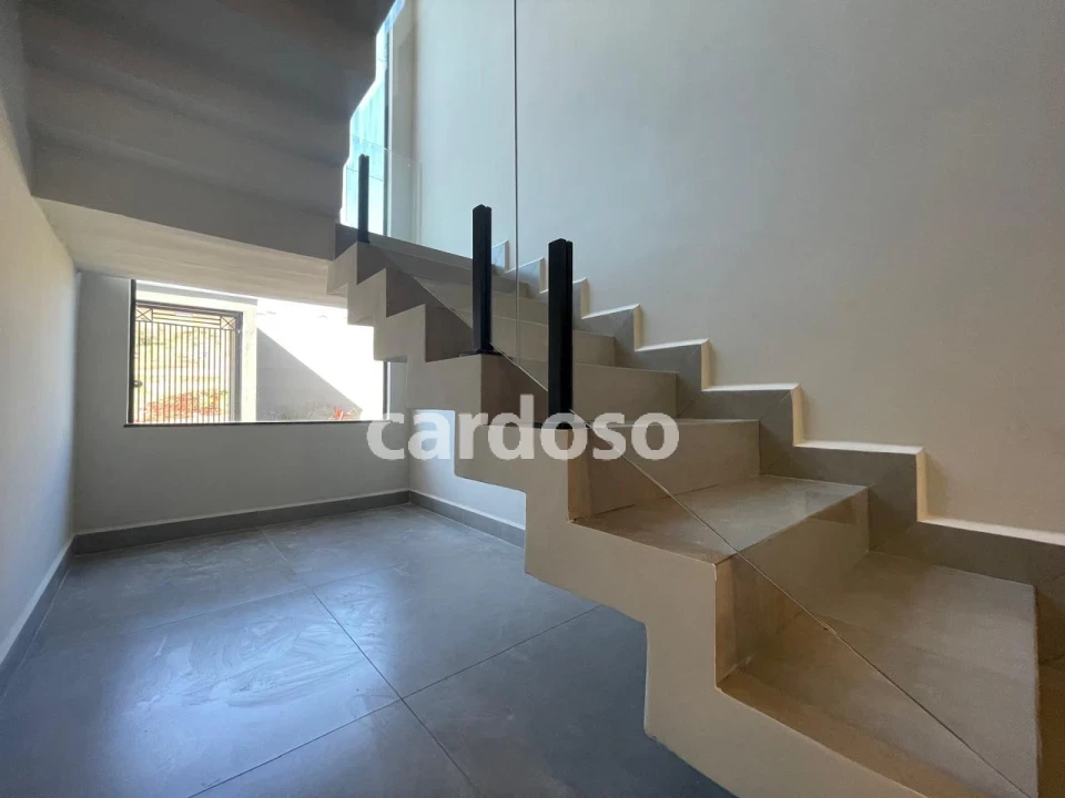 Imagens do imóveis SOBRADO NOVO COM SUÍTE A VENDA POR R$ 550.000,00 – PARQUE DO VALE – IBIPORÃ/PR