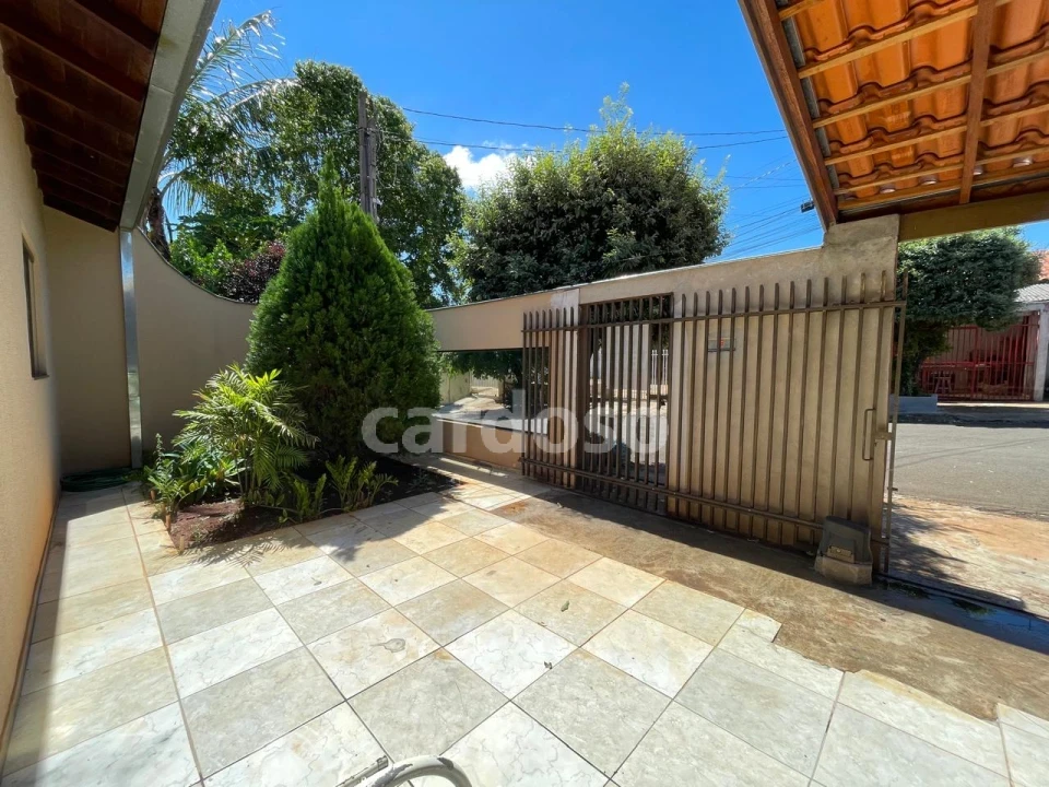 VENDE-SE CASA COM 3 QUARTOS (1 SUÍTE) – VILA ROMANA | IBIPORÃ/PR