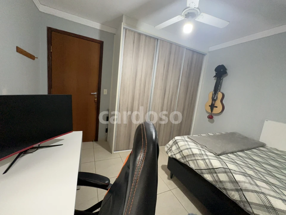 Imóvel com duas casas independentes, energia solar e churrasqueira – Jardim Ideal, Londrina/PR