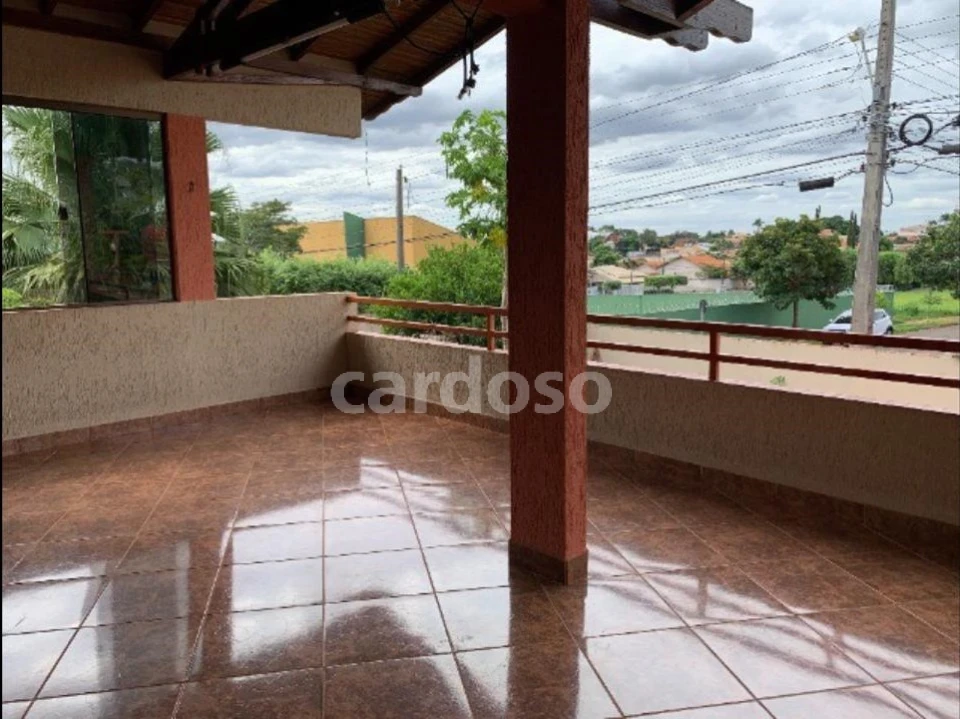 CASA COM 4 QUARTOS E ÁREA GOURMET À VENDA - VILA ROMANA - IBIPORÃ/PR