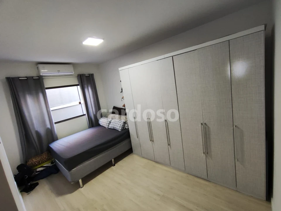 Casa à venda com 2 quartos e 2 vagas - Ibiporã - PR