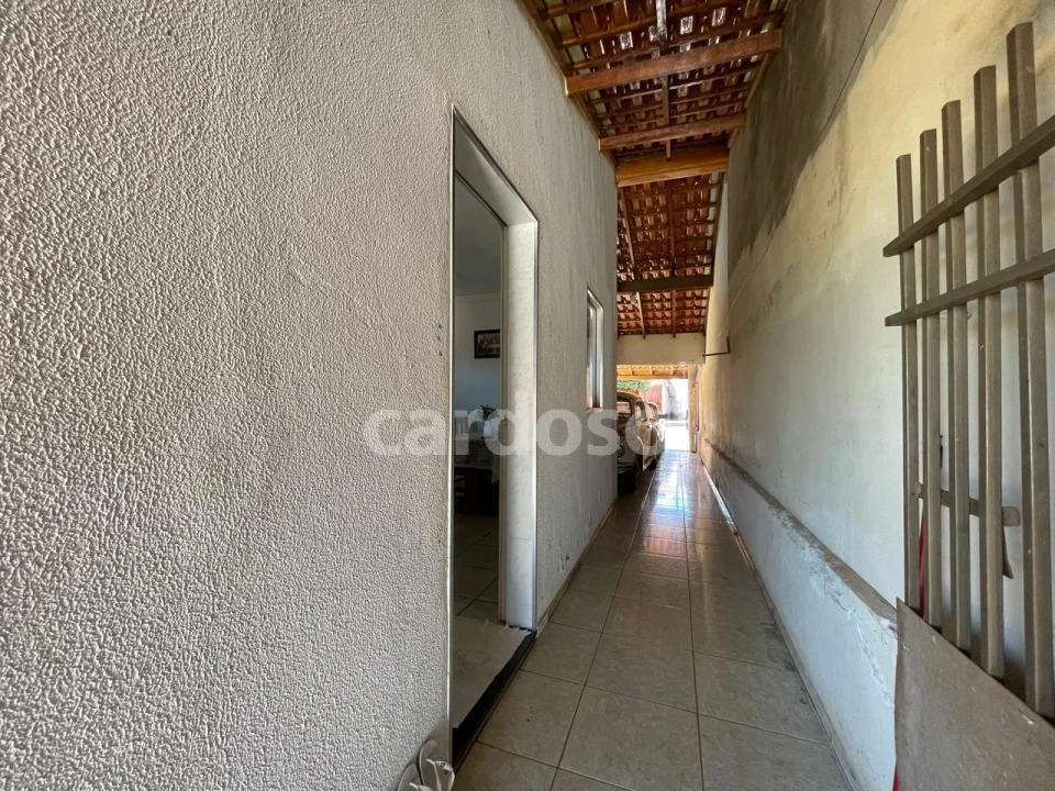 VENDE-SE CASA COM 3 QUARTOS (1 SUÍTE) – VILA ROMANA | IBIPORÃ/PR