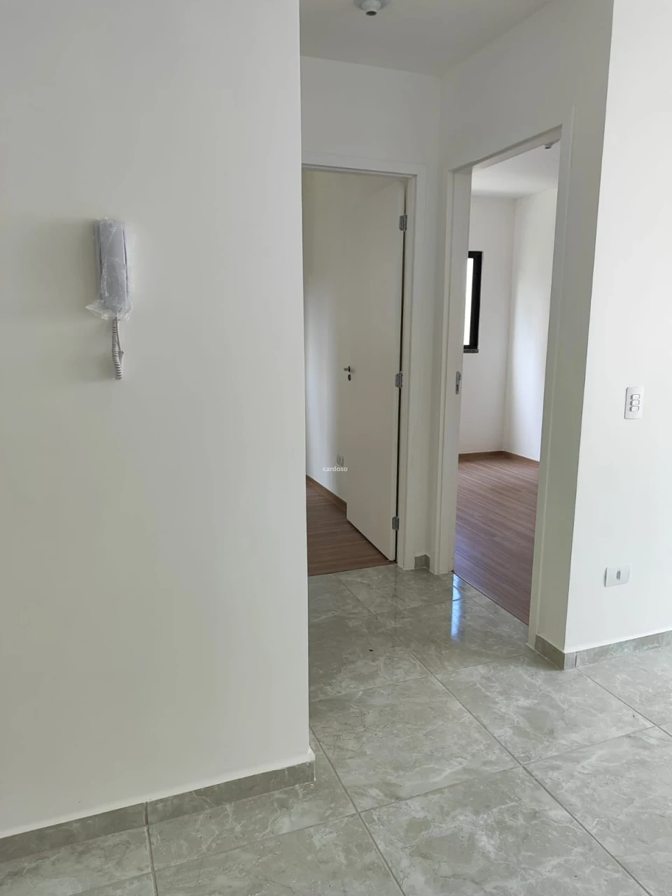 Apartamento com 2 dormitórios para locação, 43 m² por R$ 900 – Semiramis – Londrina/PR